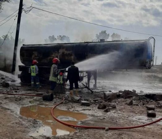یک تانکر حامل سوخت در خوزستان منفجر شد