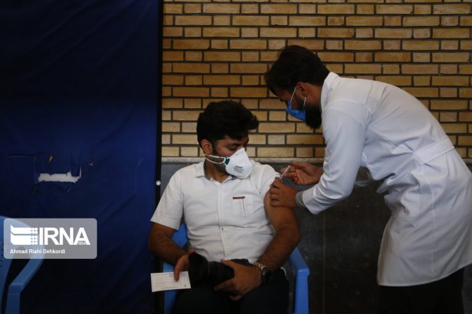 افراد ۴۳ سال به بالا در خوزستان نسبت به دریافت واکسن اقدام کنند