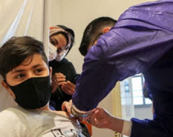 بیش از ۵۰ درصد دانش آموزان ۱۲ تا ۱۷ سال خوزستان واکسینه شدند
