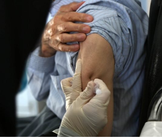 باورهای غلط علت مقاومت برخی از مردم خوزستان برای تزریق واکسن است