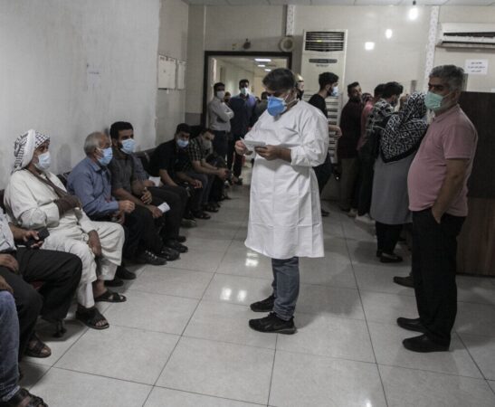 مراجعه یک هزار و ۲۰۰ بیمار مشکوک به کرونا به مراکز نمونه گیری غرب اهواز در یک شبانه روز