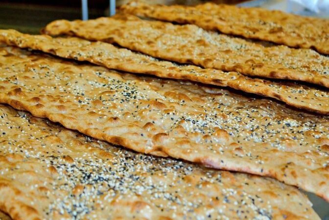استاندار خوزستان: قیمت نان و آرد افزایش نمی یابد