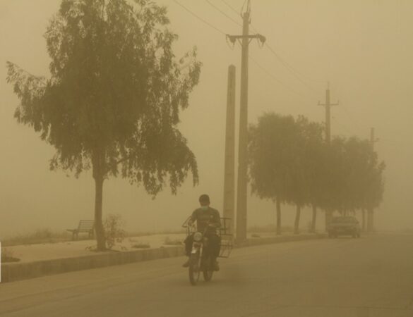 گرد و غبار در راه خوزستان