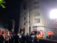 نجات ۲۲ نفر از آتش سوزی در مجتمع مسکونی زیتون کارمندی اهواز