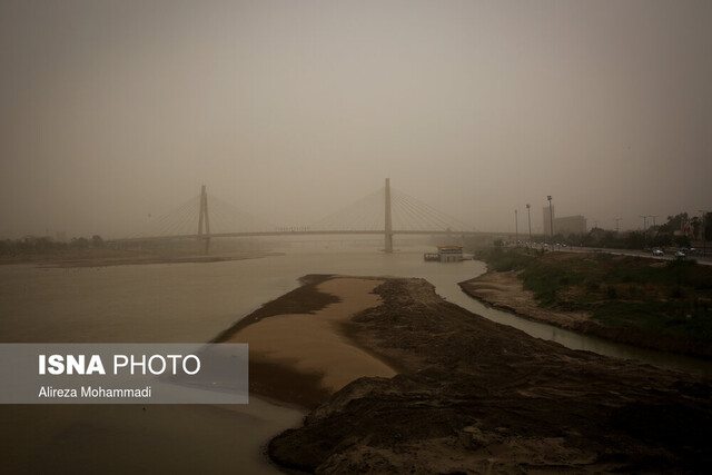 توده گرد و غبار شهرهای خوزستان را در بر می‌گیرد