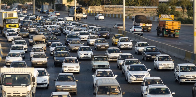 ترافیک سنگین در محورهای منتهی به مرزهای خوزستان / افزایش شدید واژگونی خودروهای زائران