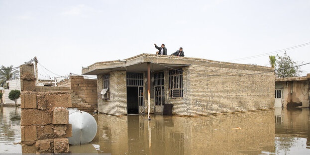 قطع آب روستاهای اندیکا به علت نوسانات برق بوده است